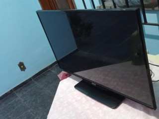 TV PHILIPS 32". EXCELENTE TV