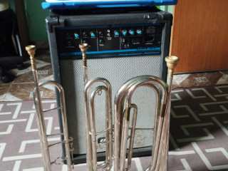 VENDO KIT DE INSTRUMENTOS DE SOPRO E CAIXA DE SOM, INSTRUMENTOS DE SOPRO TODOS NOVOS.