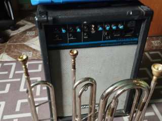 VENDO KIT DE INSTRUMENTOS DE SOPRO E CAIXA DE SOM