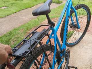 Bicicleta nova , só quebrou o pedal. Pra rolo ou venda.