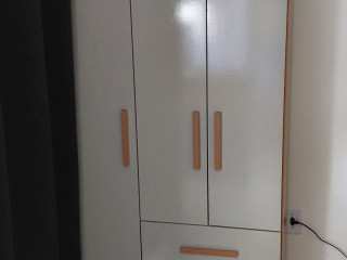 Vendo armário de quarto barato