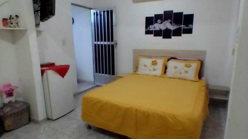 luxuosa-e-enorme-casa-em-inhauma-com-suite3-salas-armarios-embutidos-na-cozinha-e-churrasqueira-big-4